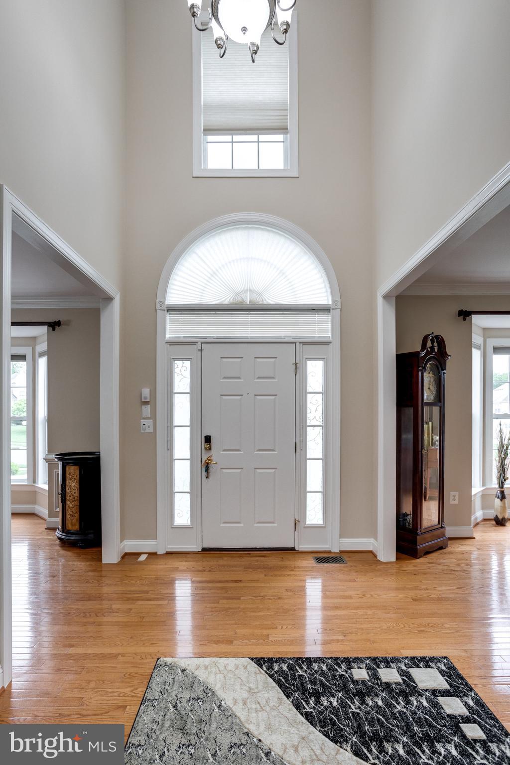 13195 Delaney Road Woodbridge, VA 22193 - Photo 7 of 88 Foyer w/ hardwood floors