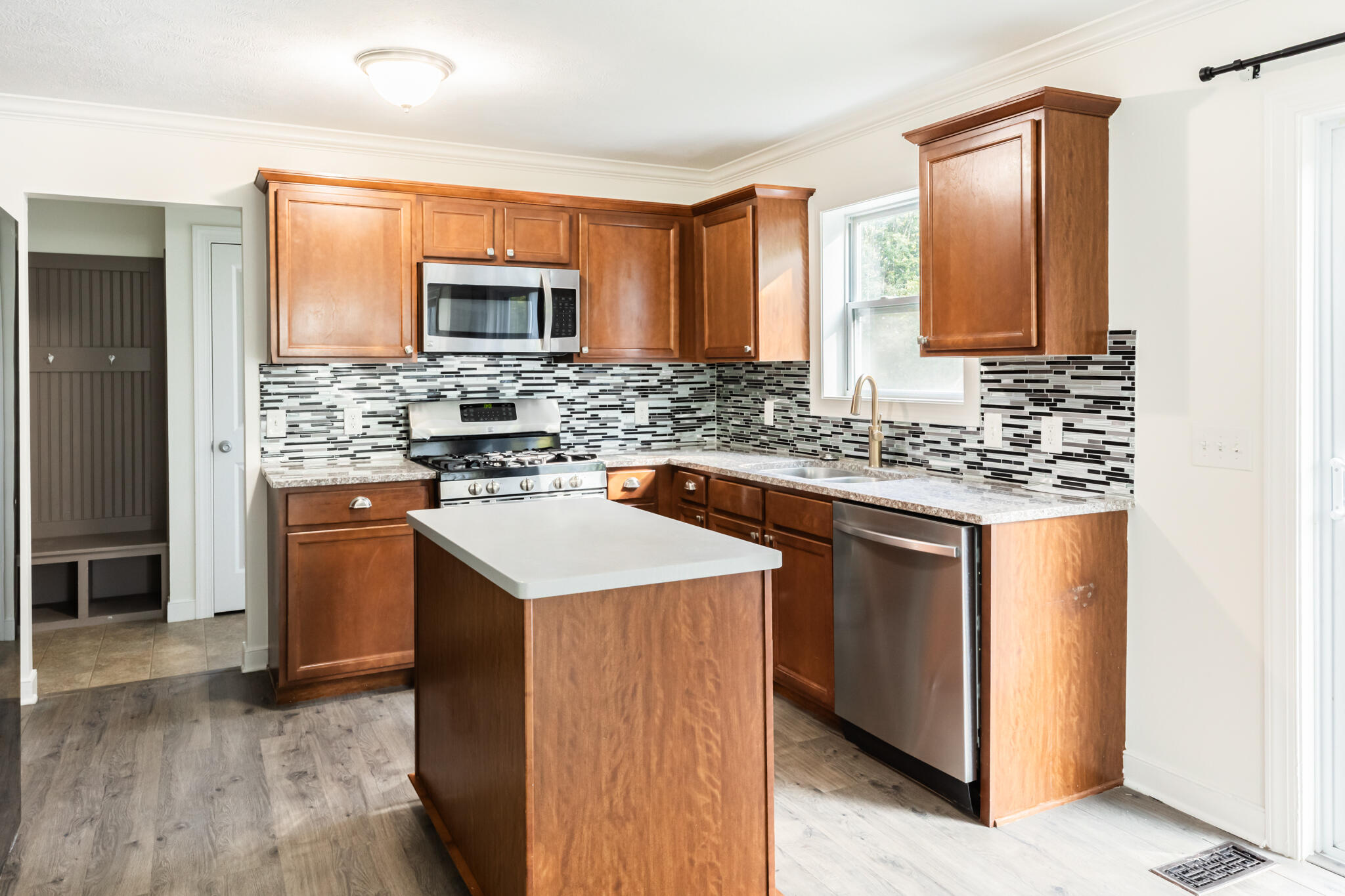 49 Lake Ridge Drive Mason, MI 48854 - Photo 12 of 38 49LakeRidge16