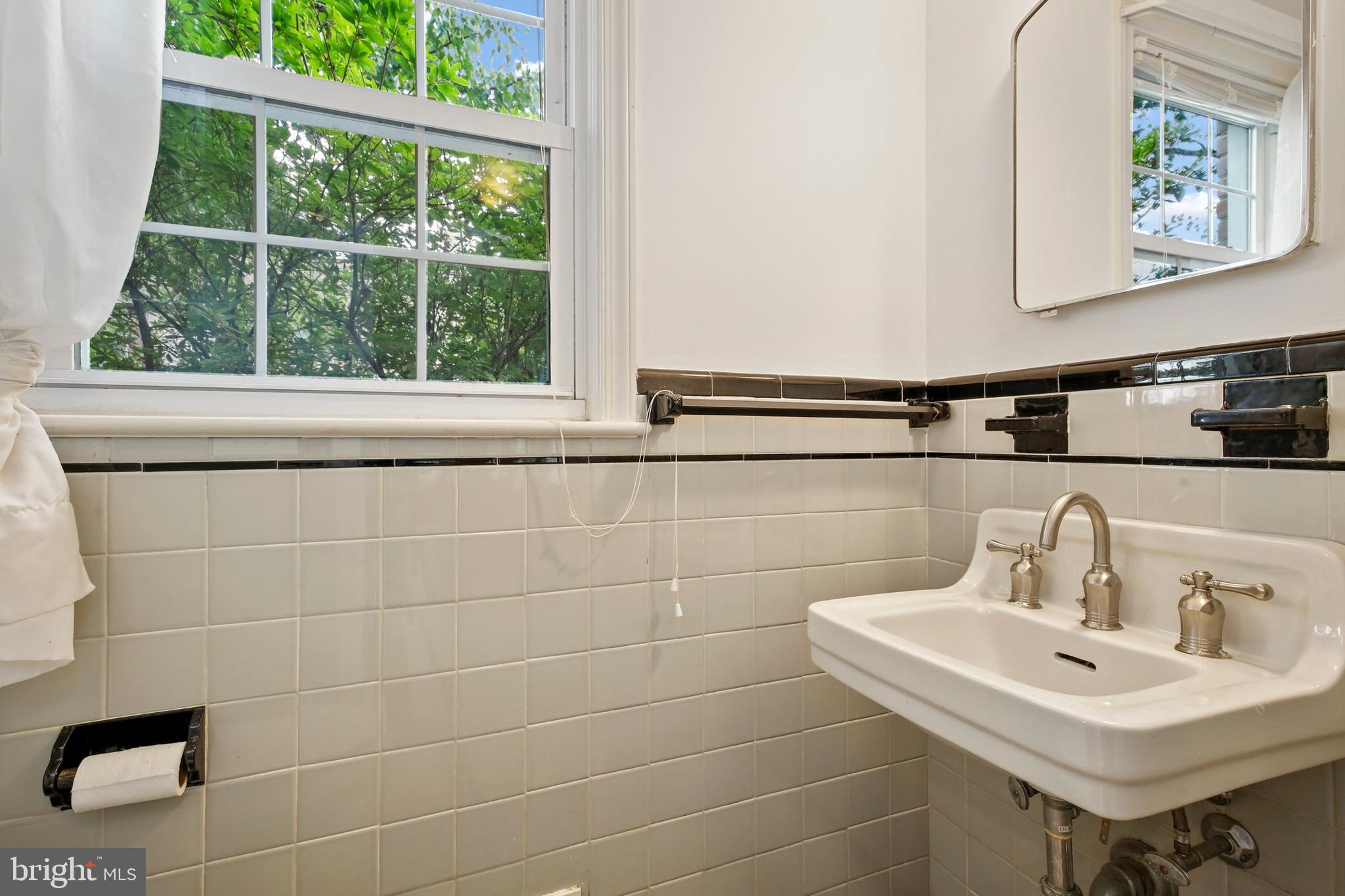 1713 White Oak Drive Silver Spring, MD 20910 - Photo 26 of 54