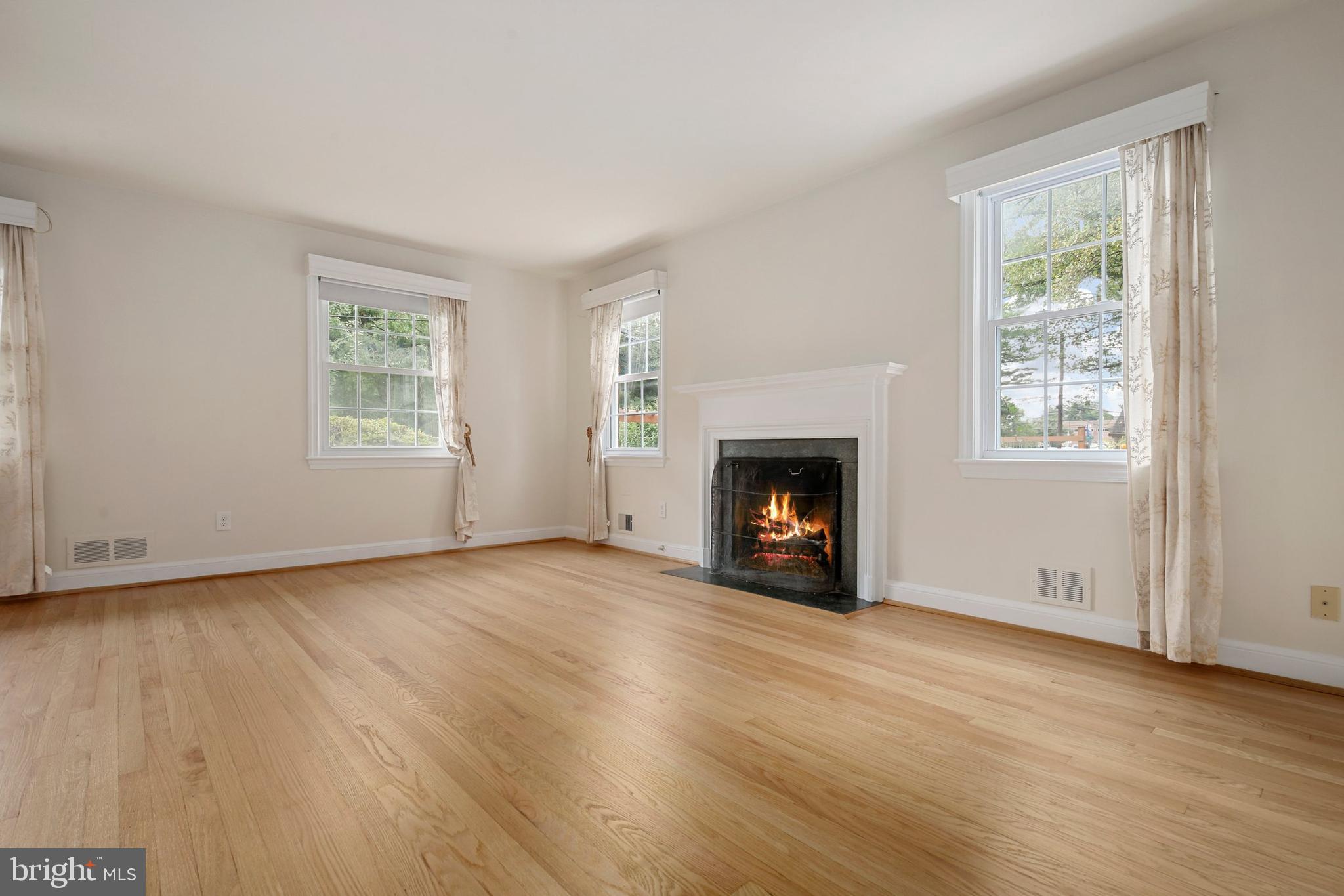 1713 White Oak Drive Silver Spring, MD 20910 - Photo 8 of 54