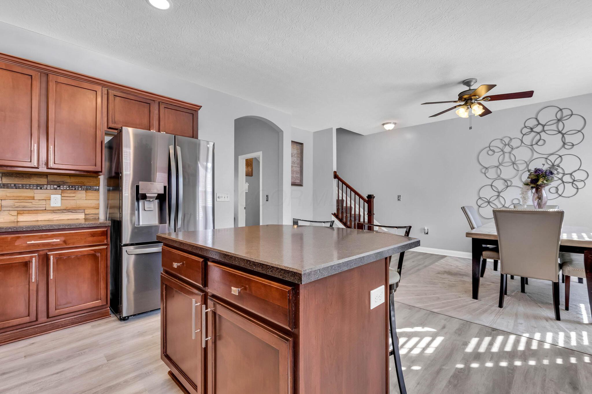 6364 Chetti Drive Columbus, OH 43213 - Photo 10 of 27 Kitchen