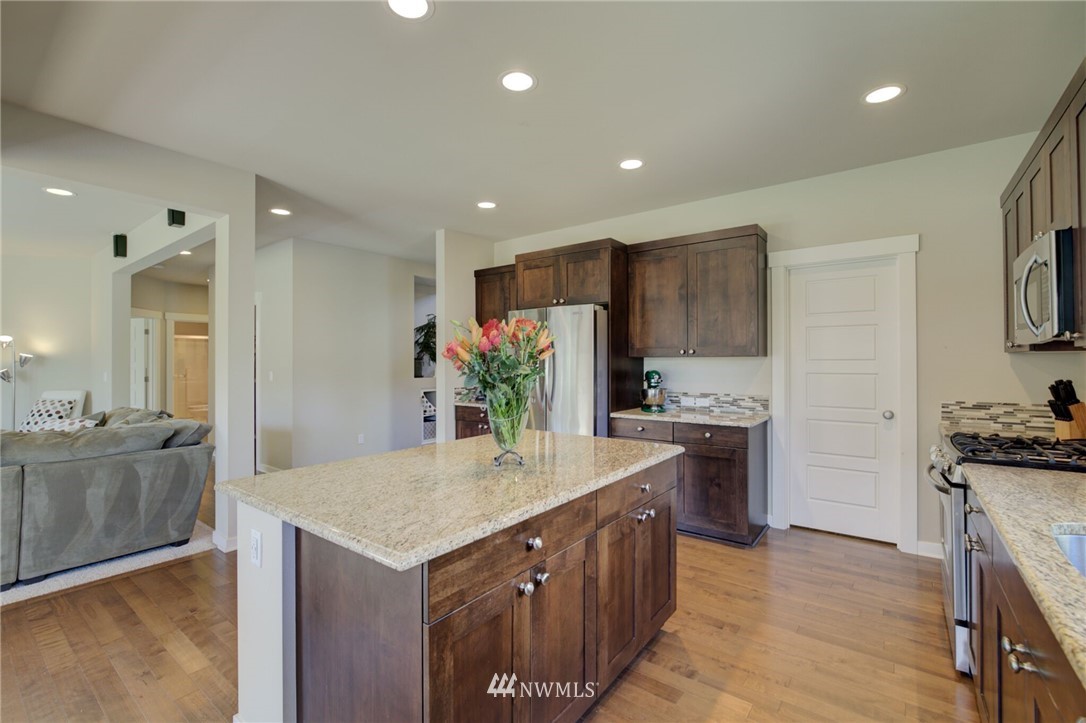 814 217th Street Southeast Bothell, WA 98021 - Photo 10 of 25