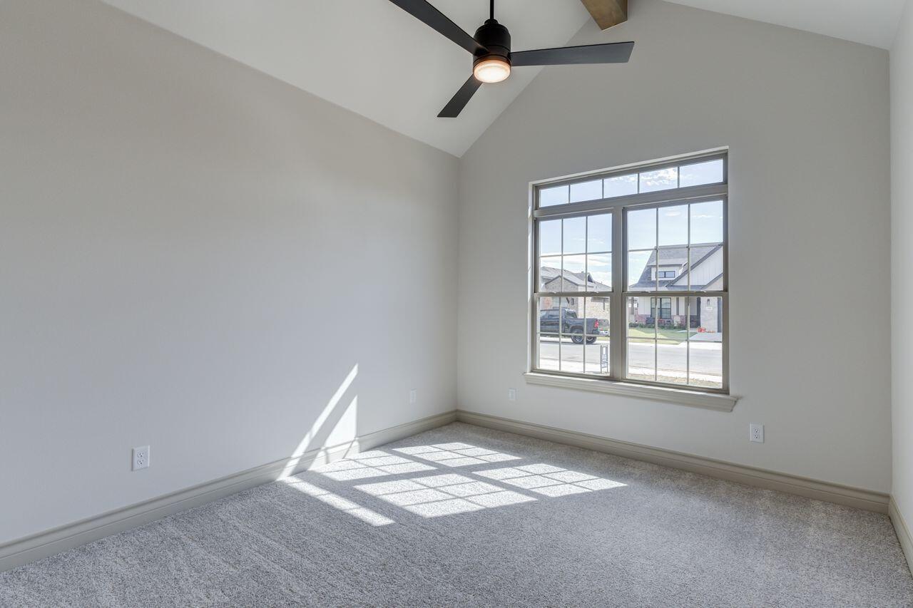 5524 120th Street Lubbock, TX 79424 - Photo 26 of 39 an empty room with windows