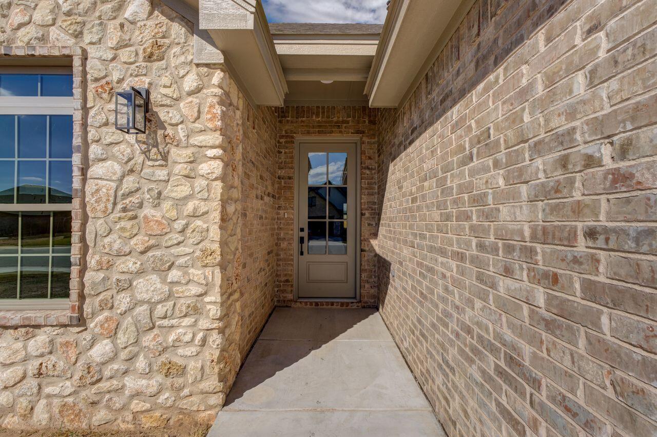 5524 120th Street Lubbock, TX 79424 - Photo 3 of 39