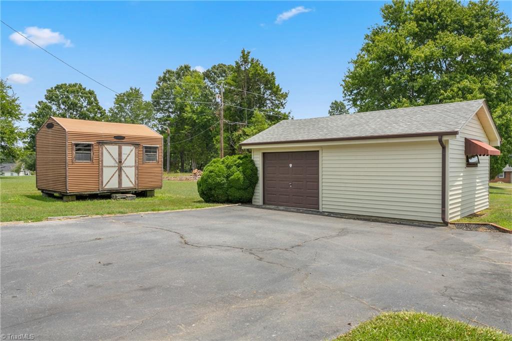 4822 Millpoint Road Greensboro, NC 27406 - Photo 8 of 39 Gallery Image 8