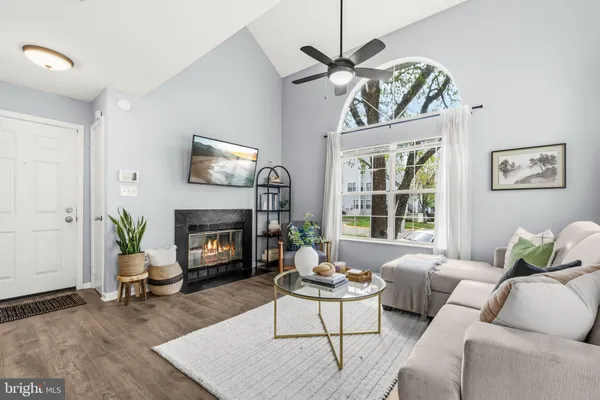 $240,000 | 14042 Vista Drive, Unit 109A, Laurel, MD 20707