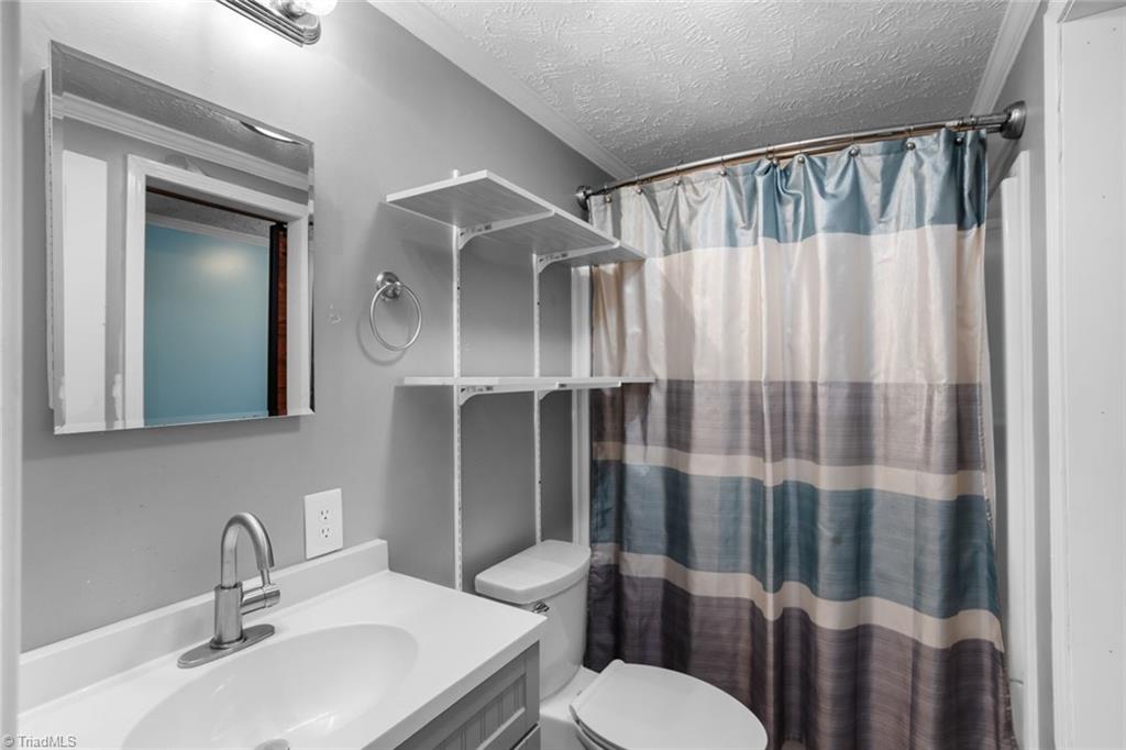 4855 Talley Road Walkertown, NC 27051 - Photo 28 of 45 Full Hall Bath