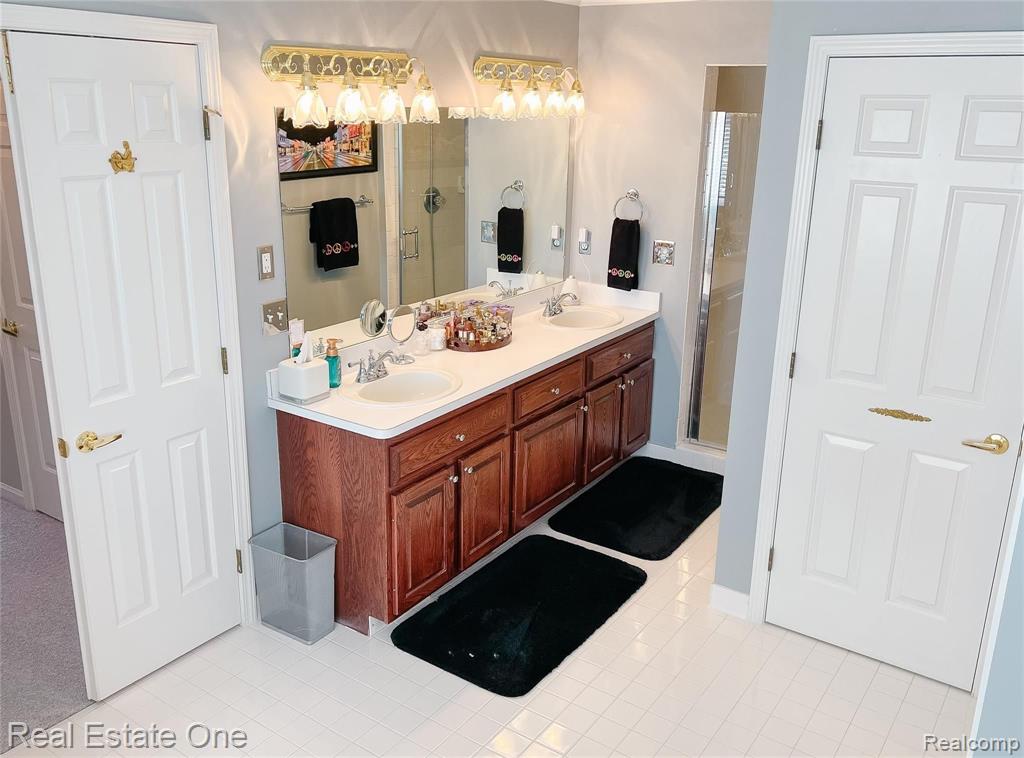 2014 Mapleridge Road Rochester Hills, MI 48309 - Photo 30 of 53