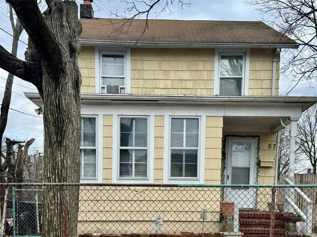 $625,000 | 57 2nd Avenue, Bay Shore, NY 11706