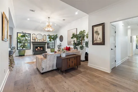 $950,000 | 120 Oak Springs Drive, Dripping Springs, TX 78620