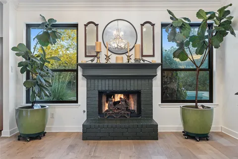 $950,000 | 120 Oak Springs Drive, Dripping Springs, TX 78620