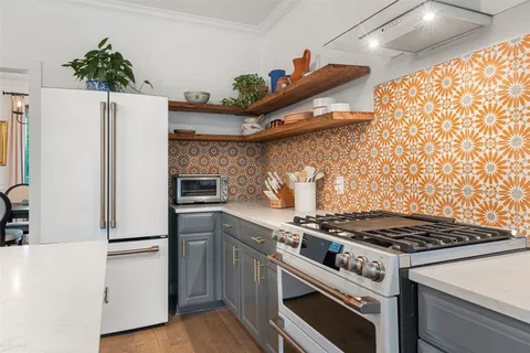 $950,000 | 120 Oak Springs Drive, Dripping Springs, TX 78620