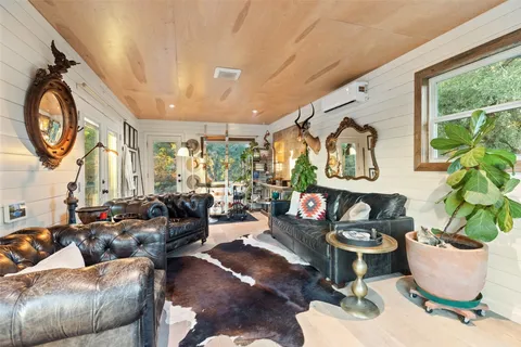 $950,000 | 120 Oak Springs Drive, Dripping Springs, TX 78620