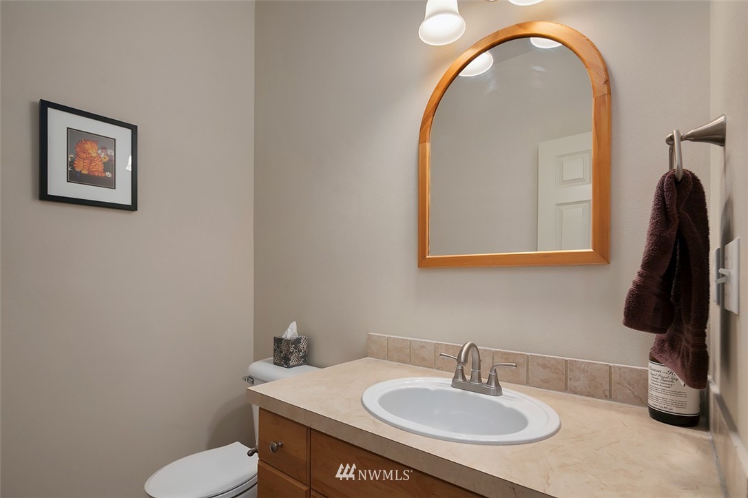 5938 Northeast 2nd Court Renton, WA 98059 - Photo 12 of 24 Gallery Image 12