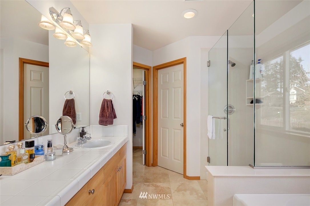 5938 Northeast 2nd Court Renton, WA 98059 - Photo 17 of 24 Gallery Image 17