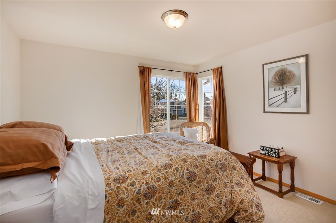 5938 Northeast 2nd Court Renton, WA 98059 - Photo 20 of 24 Gallery Image 20
