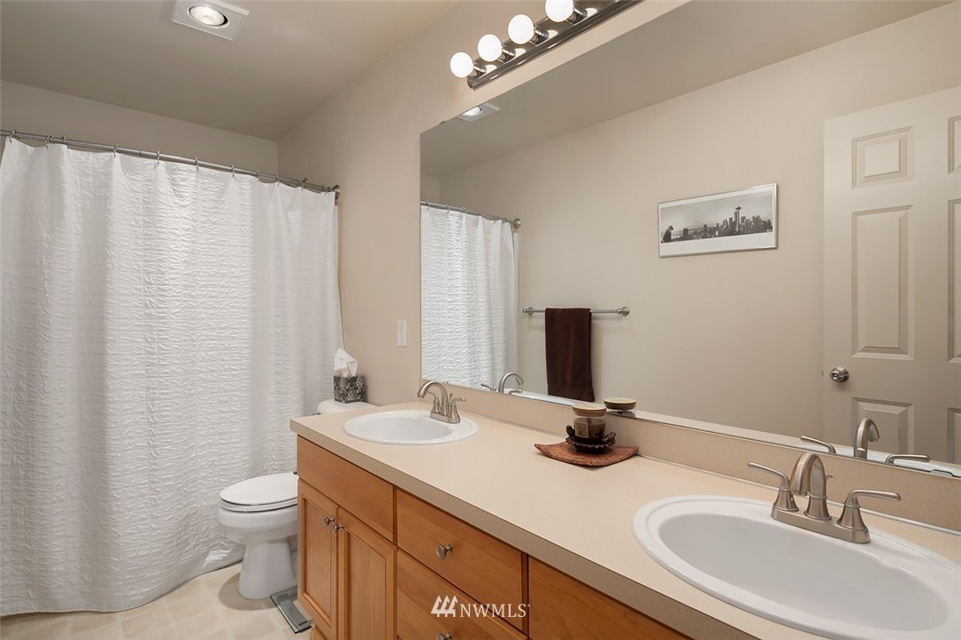 5938 Northeast 2nd Court Renton, WA 98059 - Photo 22 of 24 Gallery Image 22