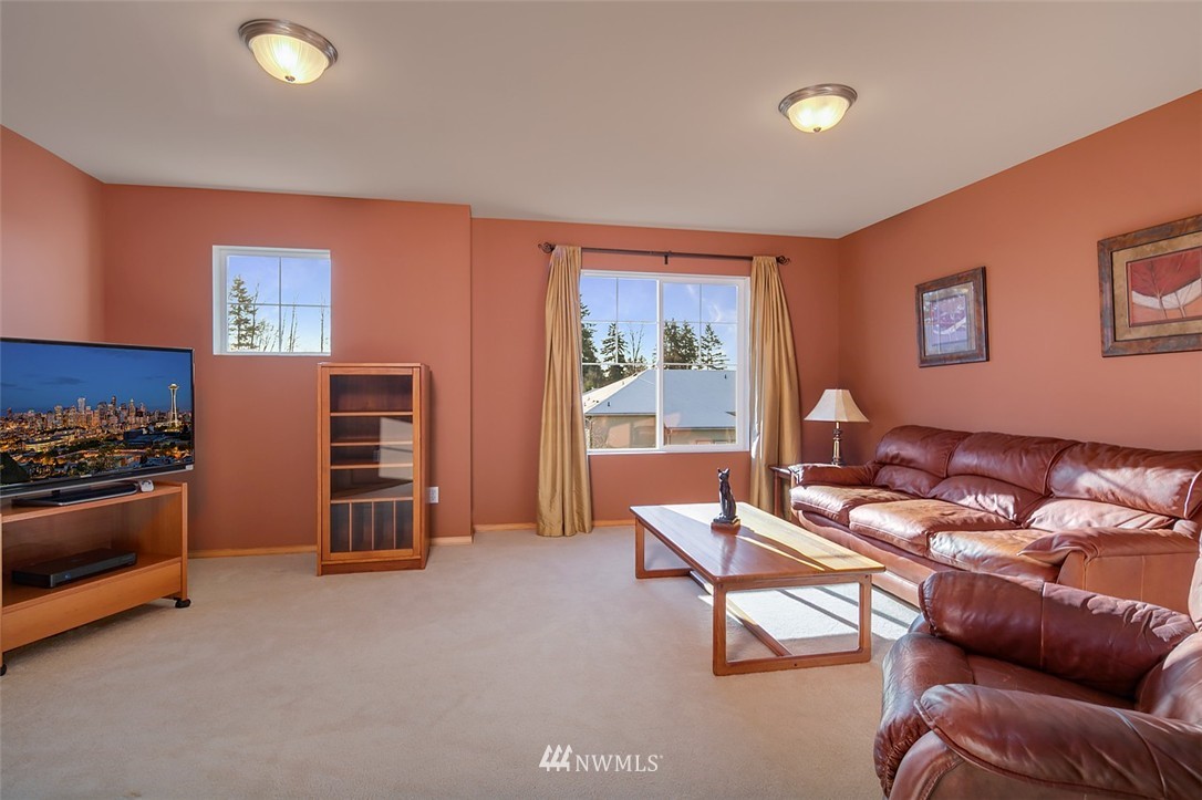 5938 Northeast 2nd Court Renton, WA 98059 - Photo 23 of 24 Gallery Image 23