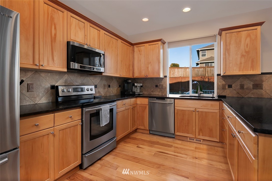 5938 Northeast 2nd Court Renton, WA 98059 - Photo 4 of 24 Gallery Image 4