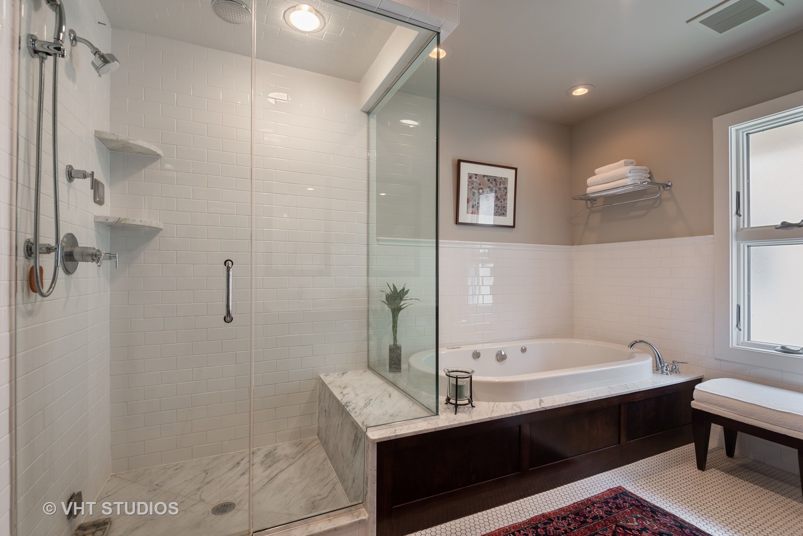 7406 North Sheridan Road Chicago, IL 60626 - Photo 17 of 37 a bathroom with a sink a toilet and shower