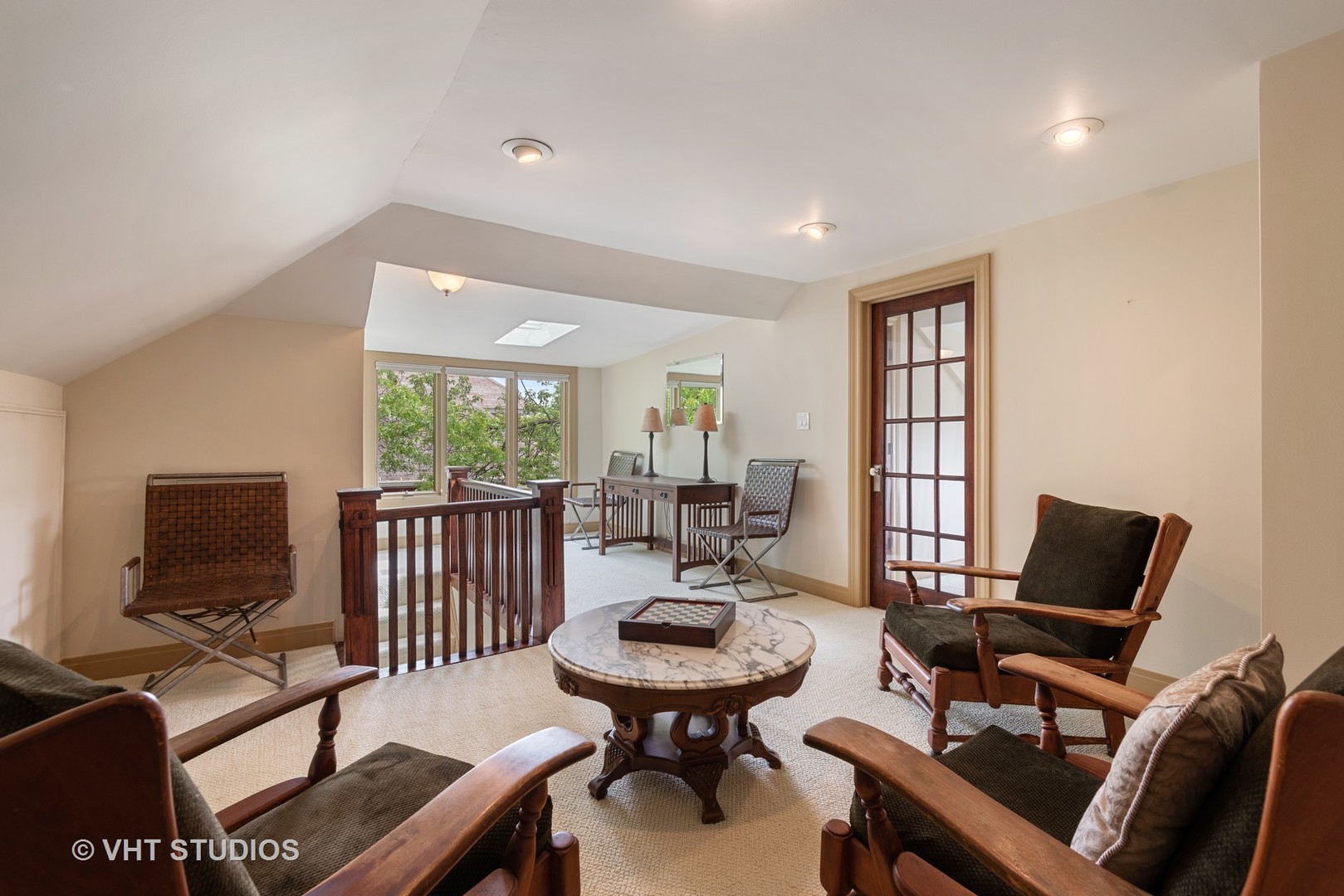 7406 North Sheridan Road Chicago, IL 60626 - Photo 22 of 37 a view of a livingroom with furniture and a window