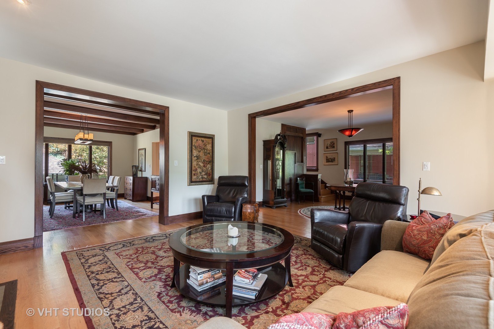 7406 North Sheridan Road Chicago, IL 60626 - Photo 8 of 37 a living room with furniture and a wooden floor