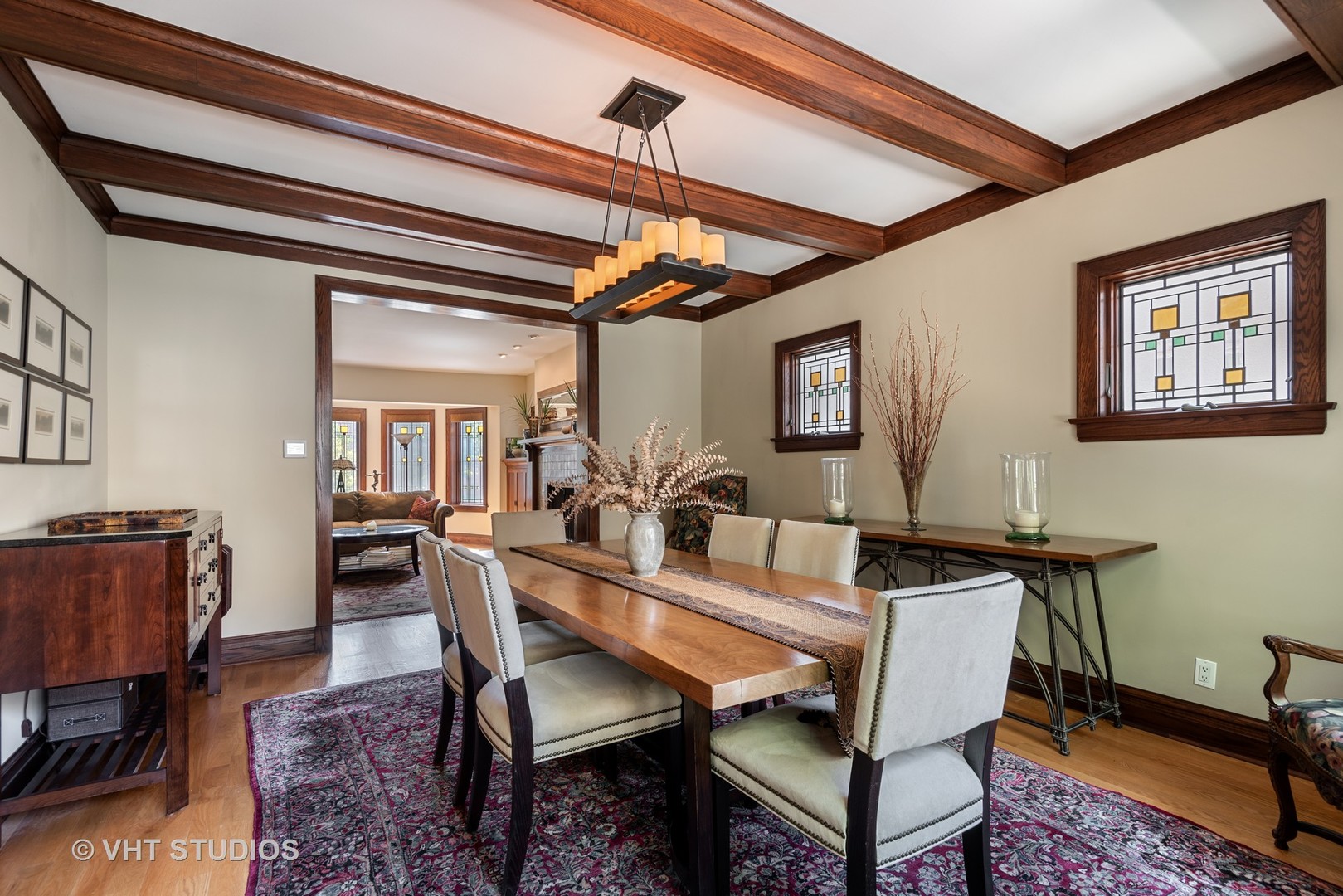7406 North Sheridan Road Chicago, IL 60626 - Photo 10 of 37 a view of a dining room with furniture