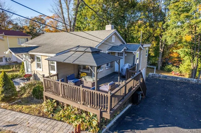 $575,000 | 33 Hollowbrook Court North, Cortlandt Manor, NY 10567