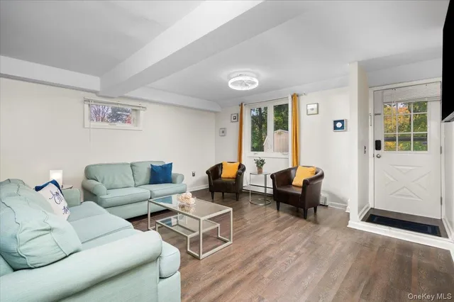 $575,000 | 33 Hollowbrook Court North, Cortlandt Manor, NY 10567