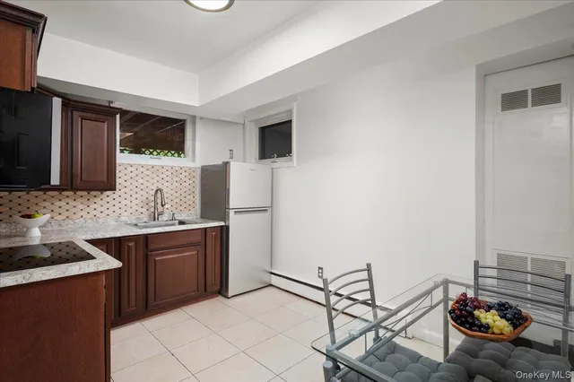 $575,000 | 33 Hollowbrook Court North, Cortlandt Manor, NY 10567