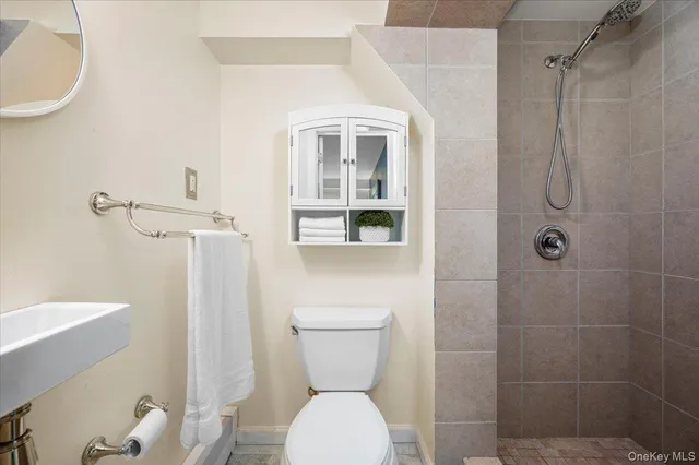 $575,000 | 33 Hollowbrook Court North, Cortlandt Manor, NY 10567