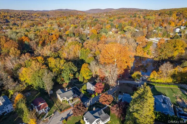 $575,000 | 33 Hollowbrook Court North, Cortlandt Manor, NY 10567