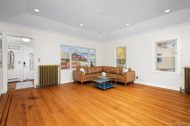 $575,000 | 33 Hollowbrook Court North, Cortlandt Manor, NY 10567