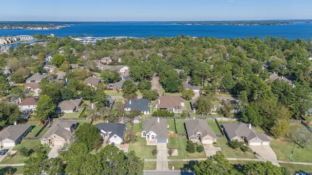 $415,000 | 12126 Walden Road, Montgomery, TX 77356