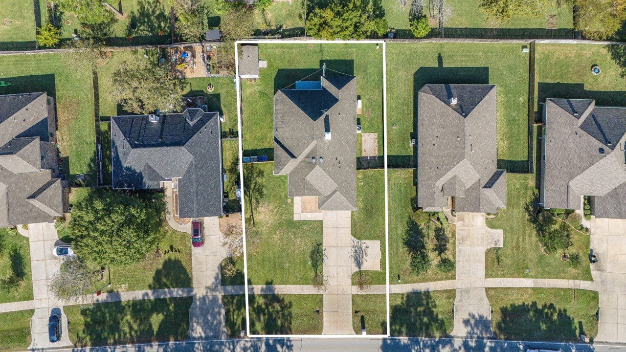 12126 Walden Road Montgomery, TX 77356 - Photo 42 of 50 Birdseye view of the home and yard.
