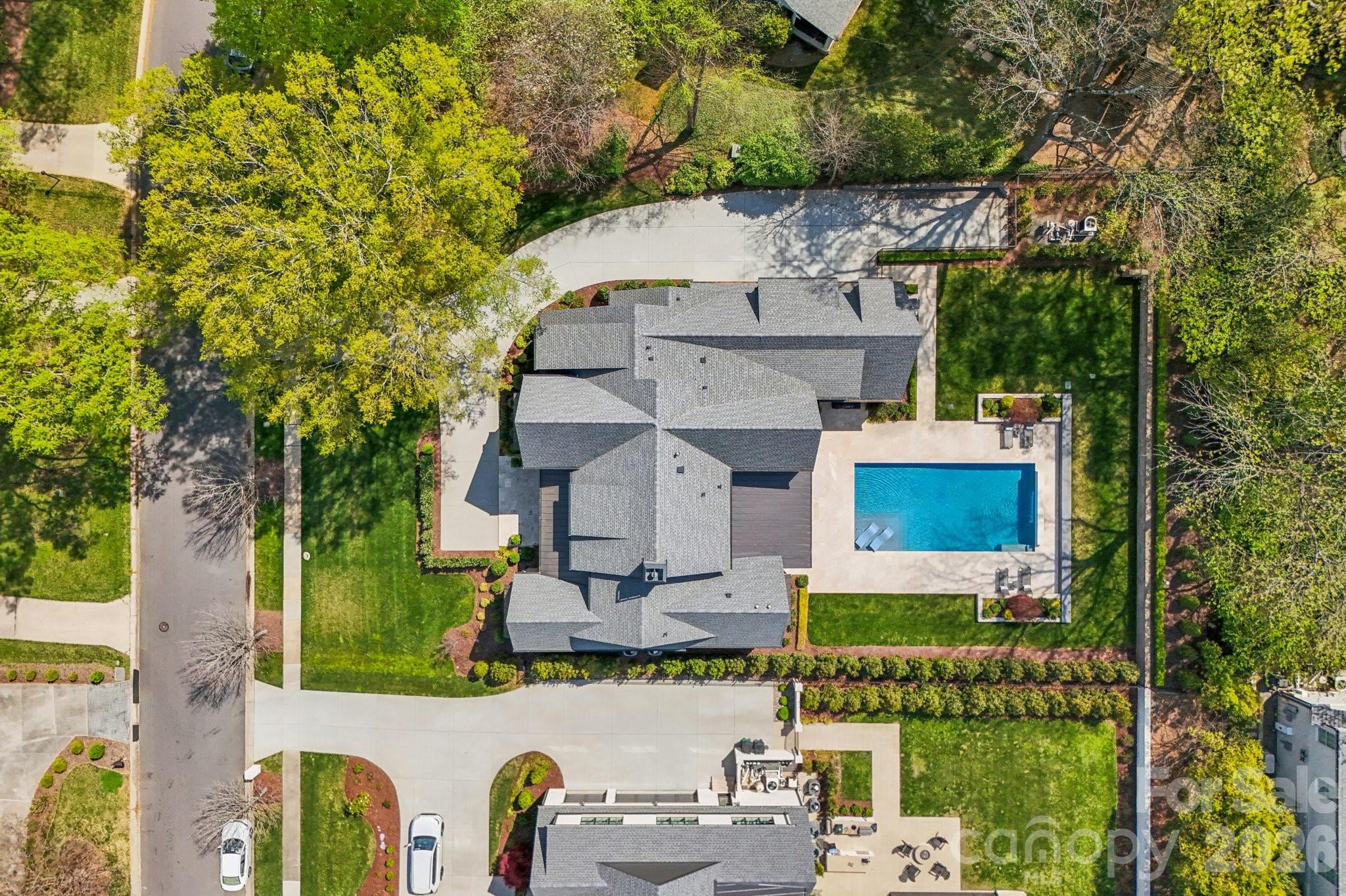 2103 Cortelyou Road Charlotte, NC 28211 - Photo 40 of 45 an aerial view of multiple house with outdoor space