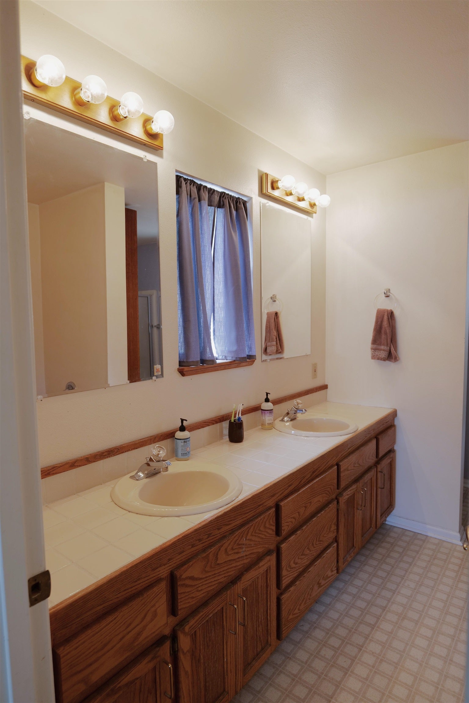 8041 Scott River Road Fort Jones, CA 96032 - Photo 10 of 34 Gallery Image 10