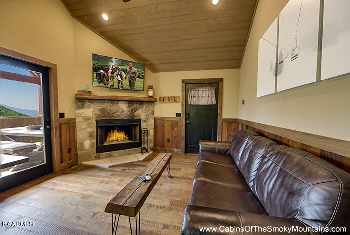 4228 Wears Valley Road, Unit 171 Sevierville, TN 37862 - Photo 6 of 23 lr1