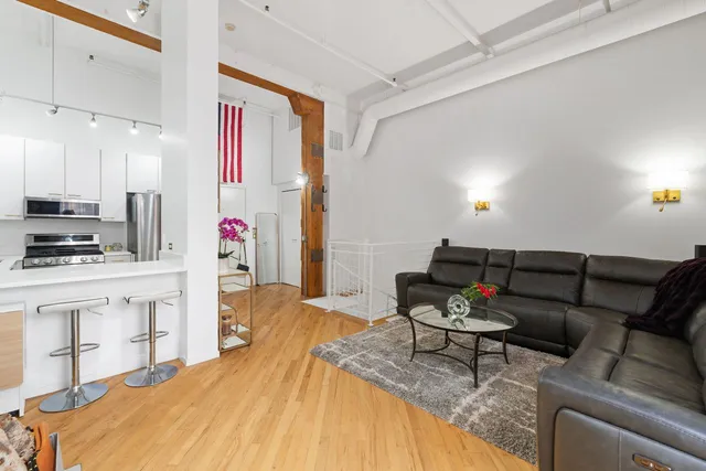 $279,000 | 601 Linden Place, Unit 116, Evanston, IL 60202