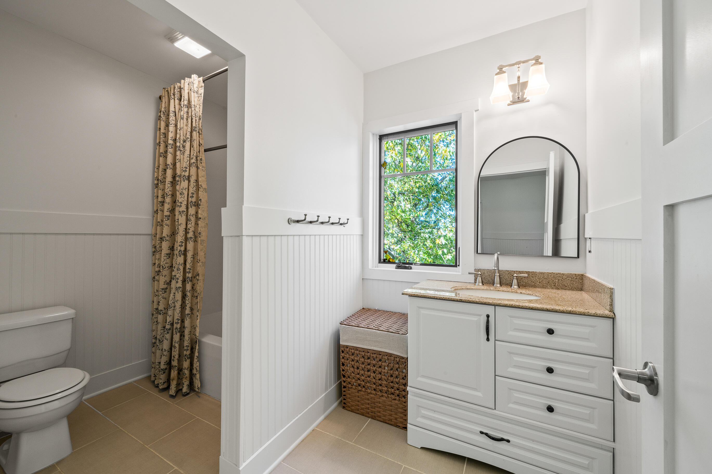 W3046 Krueger Road Geneva, WI 53147 - Photo 47 of 61 Upper Bathroom Shower Over Tub