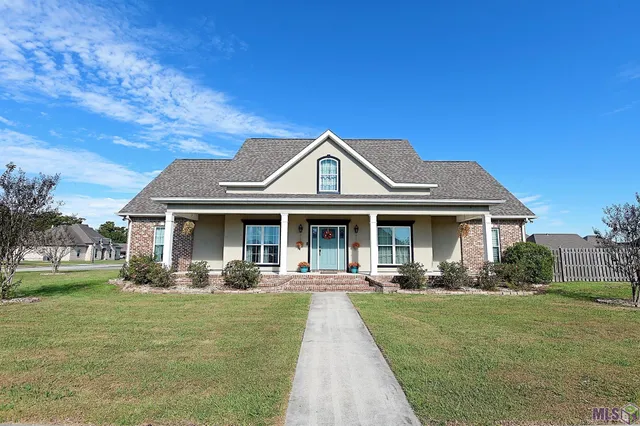 $565,000 | 284 Beulah Louise Drive, Gray, LA 70359
