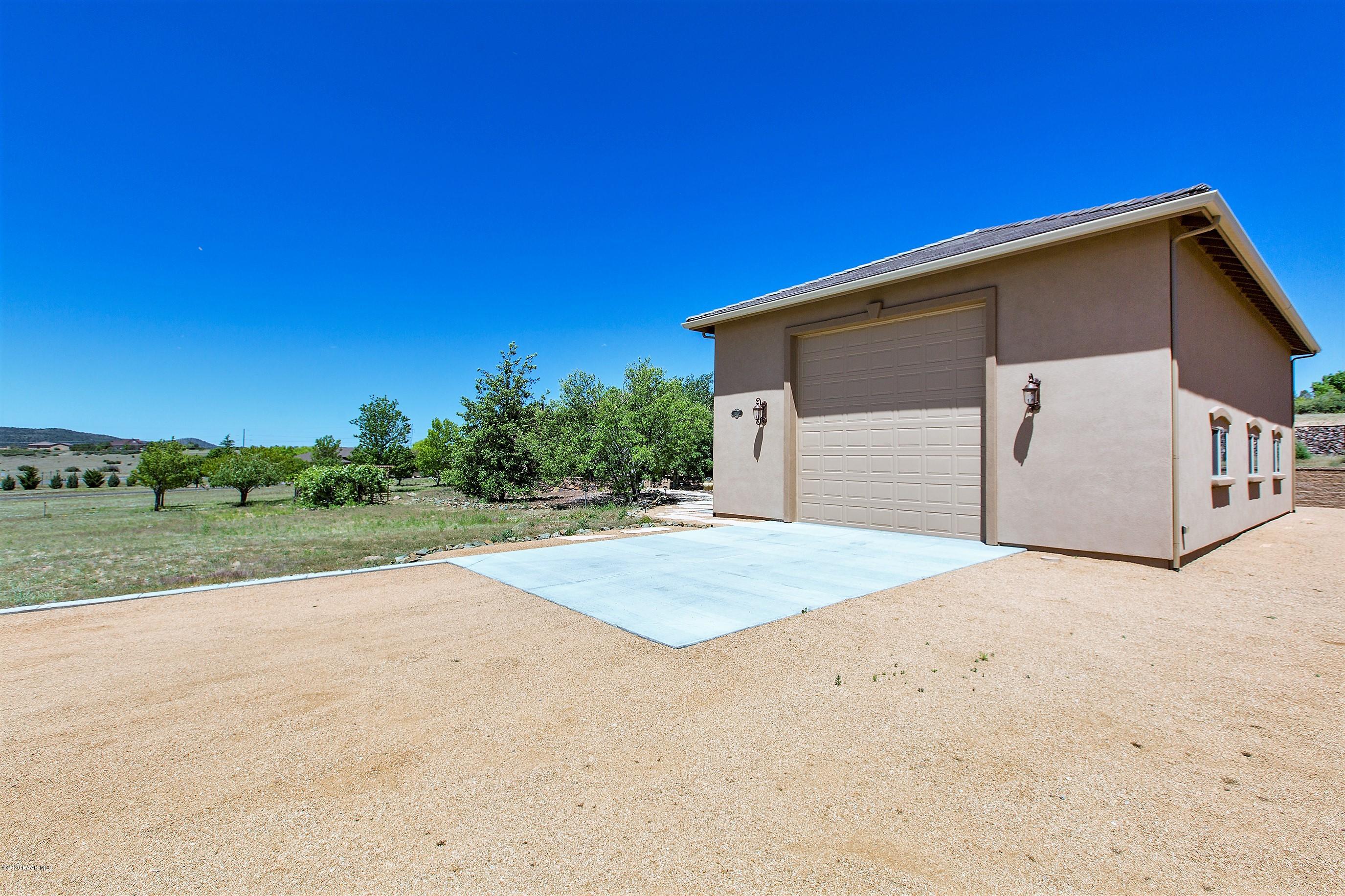 11100 Williamson Valley Ranch Road Prescott, AZ 86305 - Photo 8 of 72 30x50 RV garage w hook ups and exterior