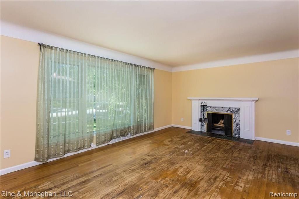 1766 Newcastle Road Grosse Pointe, MI 48236 - Photo 3 of 39