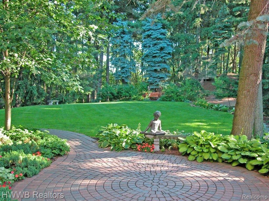 32023 Mountain View Road Franklin, MI 48025 - Photo 22 of 25 Front Door Garden View.jpg