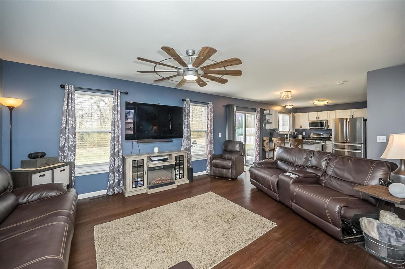 524 Meadow Spring Drive Troy, MO 63379 - Photo 9 of 33