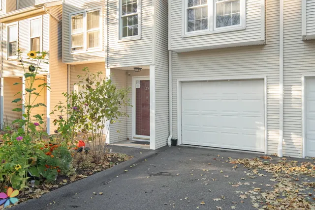 $235,000 | 380 Hitchcock Road, Unit 48, Waterbury, CT 06705