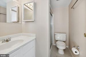 3224 Spartan Road, Unit 2G7 Olney, MD 20832 - Photo 14 of 28 Owner's full bath