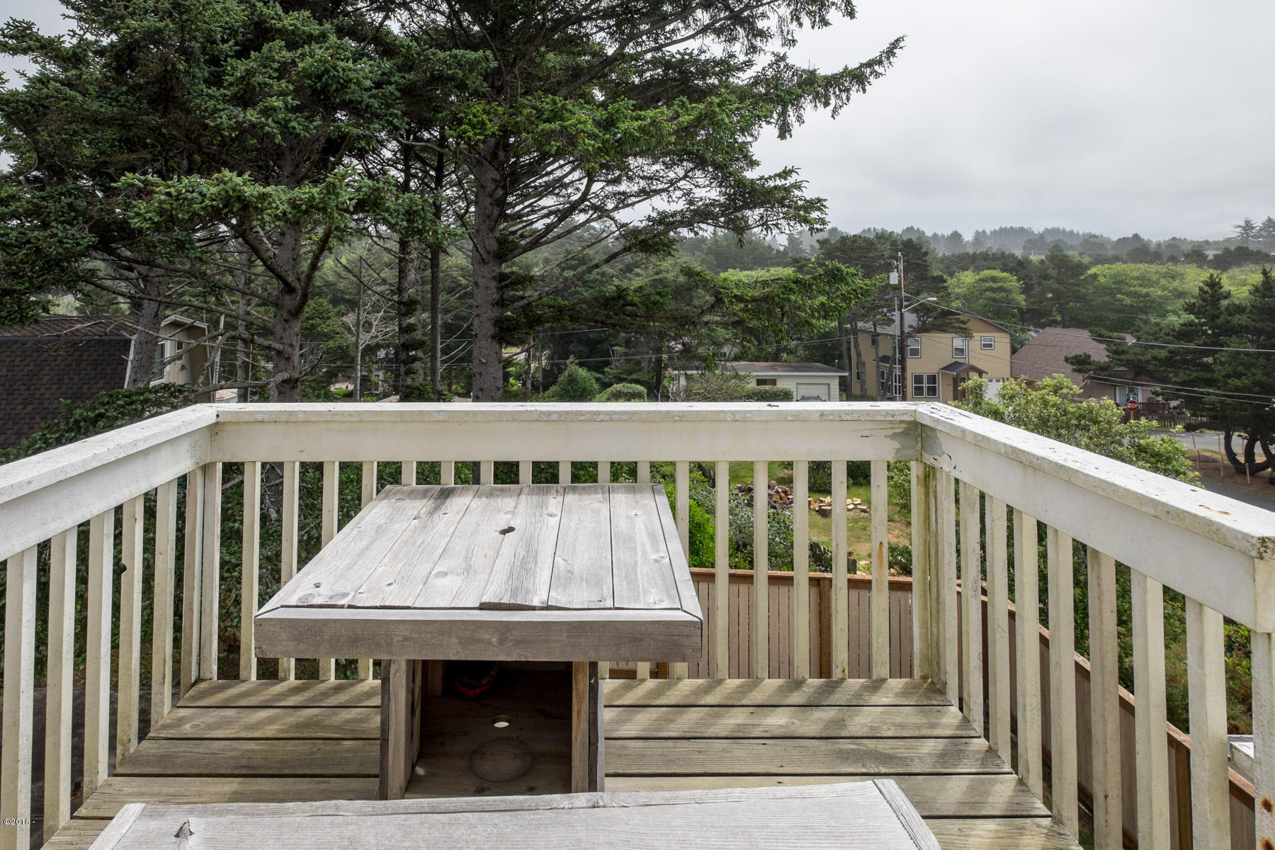 2324 Northwest Inlet Avenue Lincoln City, OR 97367 - Photo 35 of 41 Sitting area off master