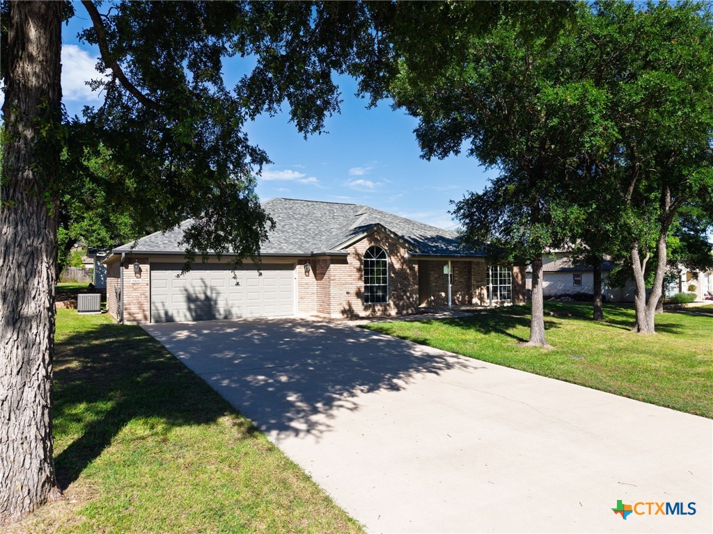 1909 Diamond Ridge Drive Lampasas, TX 76550 - Photo 2 of 30