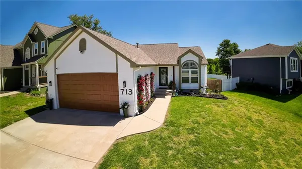 $328,000 | 713 North Cloverdale Avenue, Independence, MO 64056